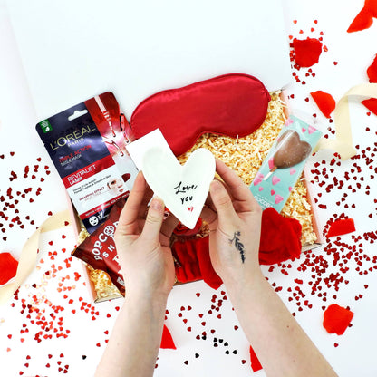 Valentine Day Presents for Her – a beautifully curated pampering gift set to celebrate love.