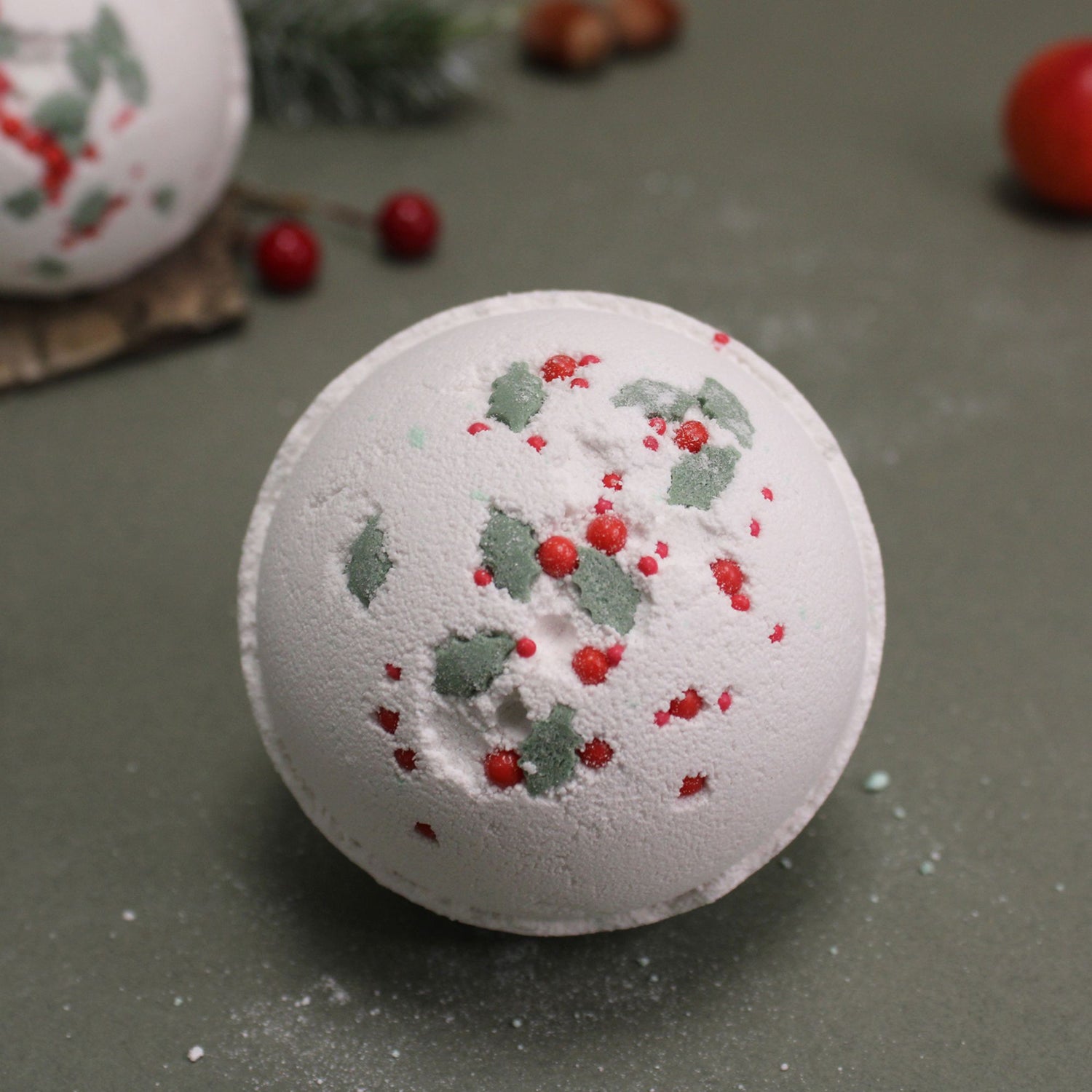 Holly Berry &amp; Mistletoe Bath Bomb